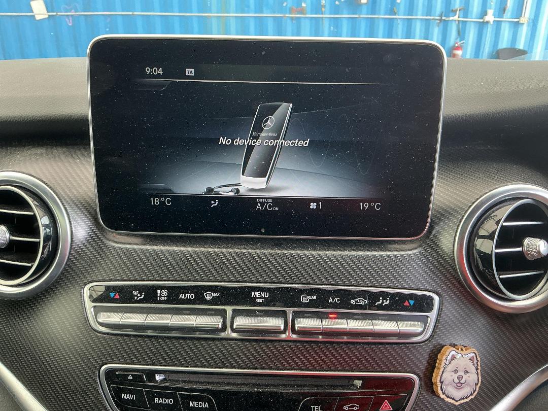 Photo '10' of Mercedes-Benz V-Class V250 D Avantgarde Photo '10' of Mercedes-Benz V-Class V250 D Avantgarde