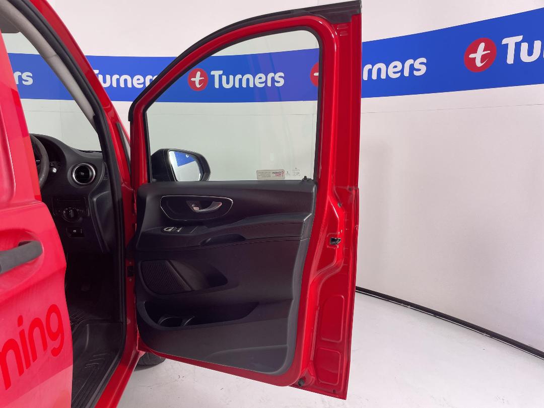 Photo '15' of Mercedes-Benz Vito