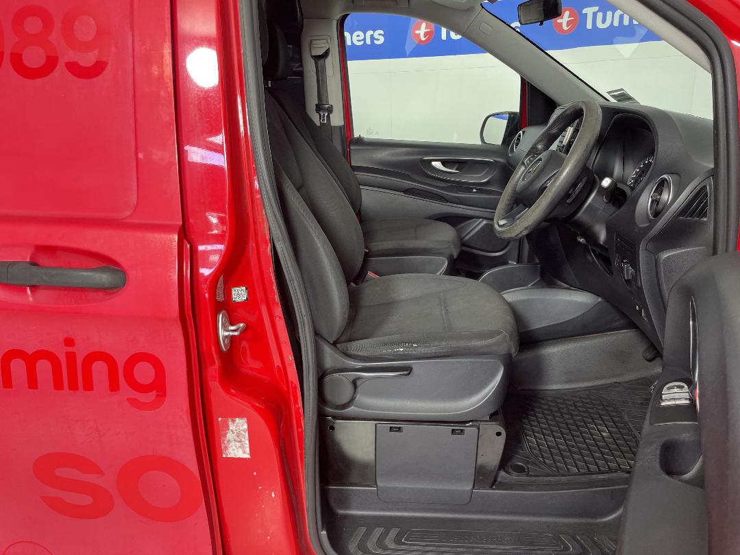 Photo '16' of Mercedes-Benz Vito