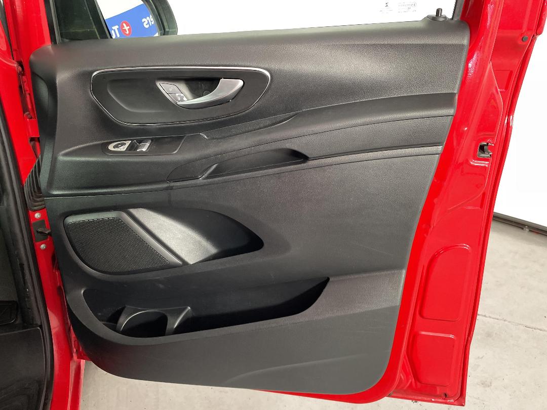 Photo '15' of Mercedes-Benz Vito