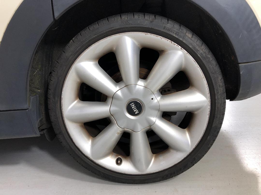 Photo '11' of Mini Hatch