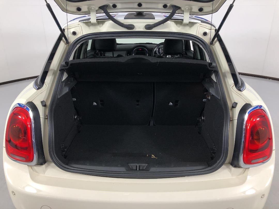 Photo '14' of Mini Hatch