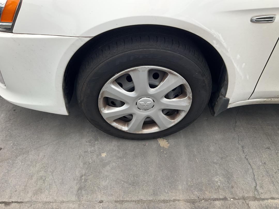 Photo '5' of Mitsubishi Lancer LS Photo '5' of Mitsubishi Lancer LS