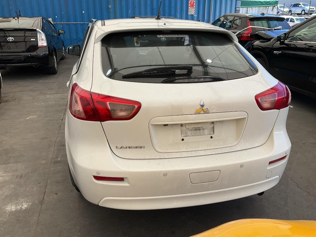 Photo '10' of Mitsubishi Lancer LS Photo '10' of Mitsubishi Lancer LS