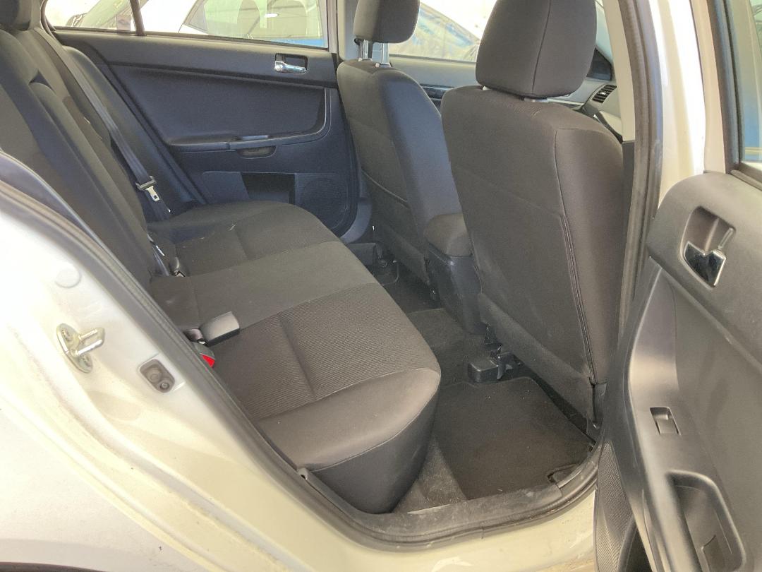 Photo '14' of Mitsubishi Lancer LS Photo '14' of Mitsubishi Lancer LS