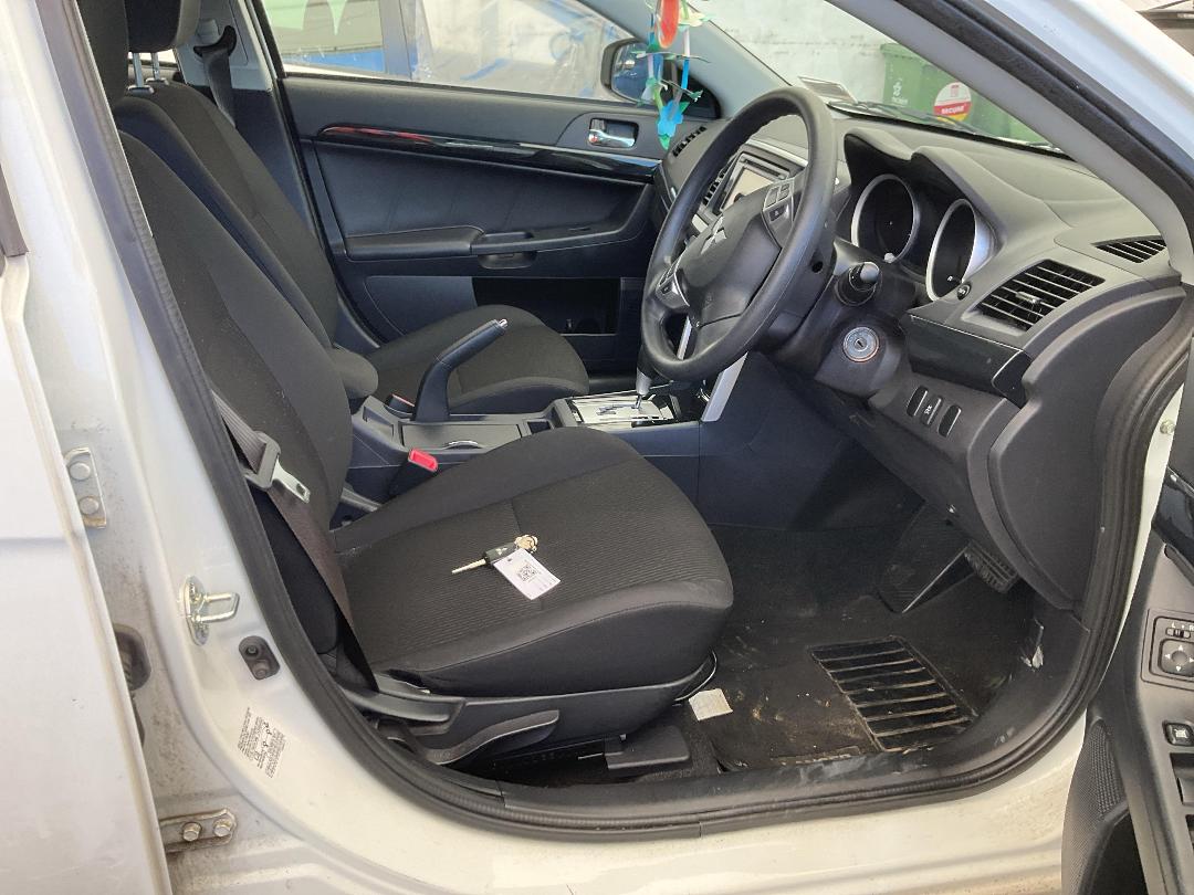 Photo '15' of Mitsubishi Lancer LS Photo '15' of Mitsubishi Lancer LS