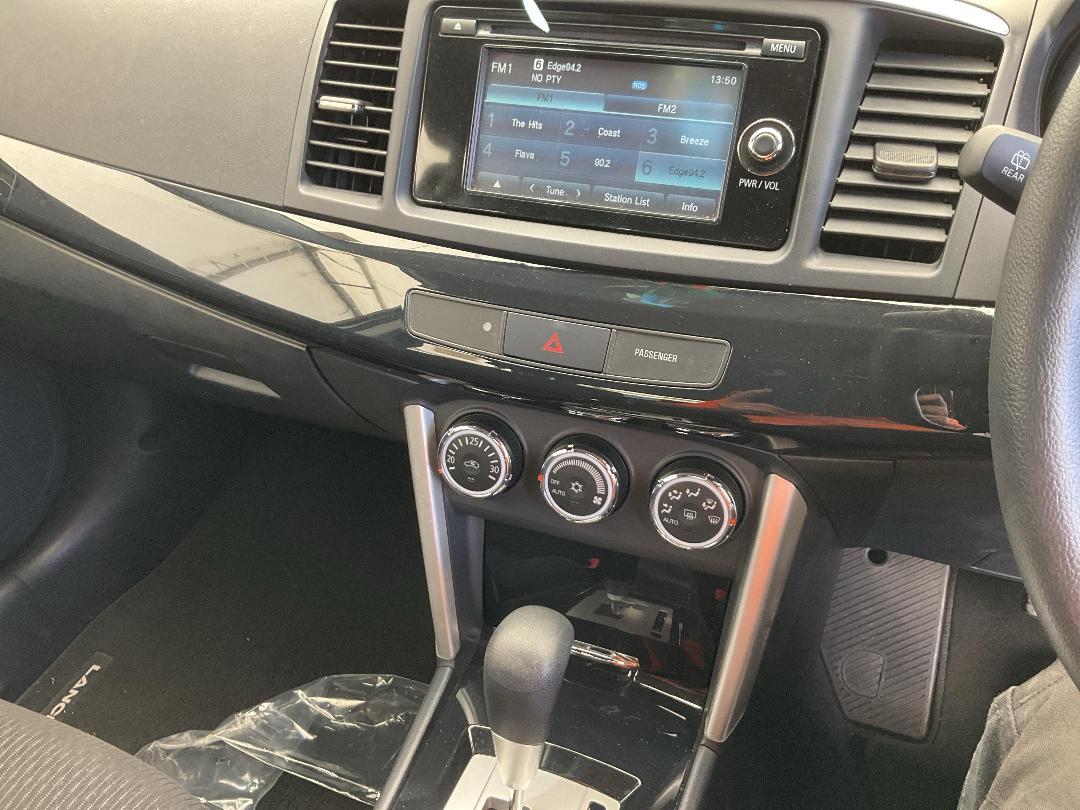 Photo '18' of Mitsubishi Lancer LS Photo '18' of Mitsubishi Lancer LS