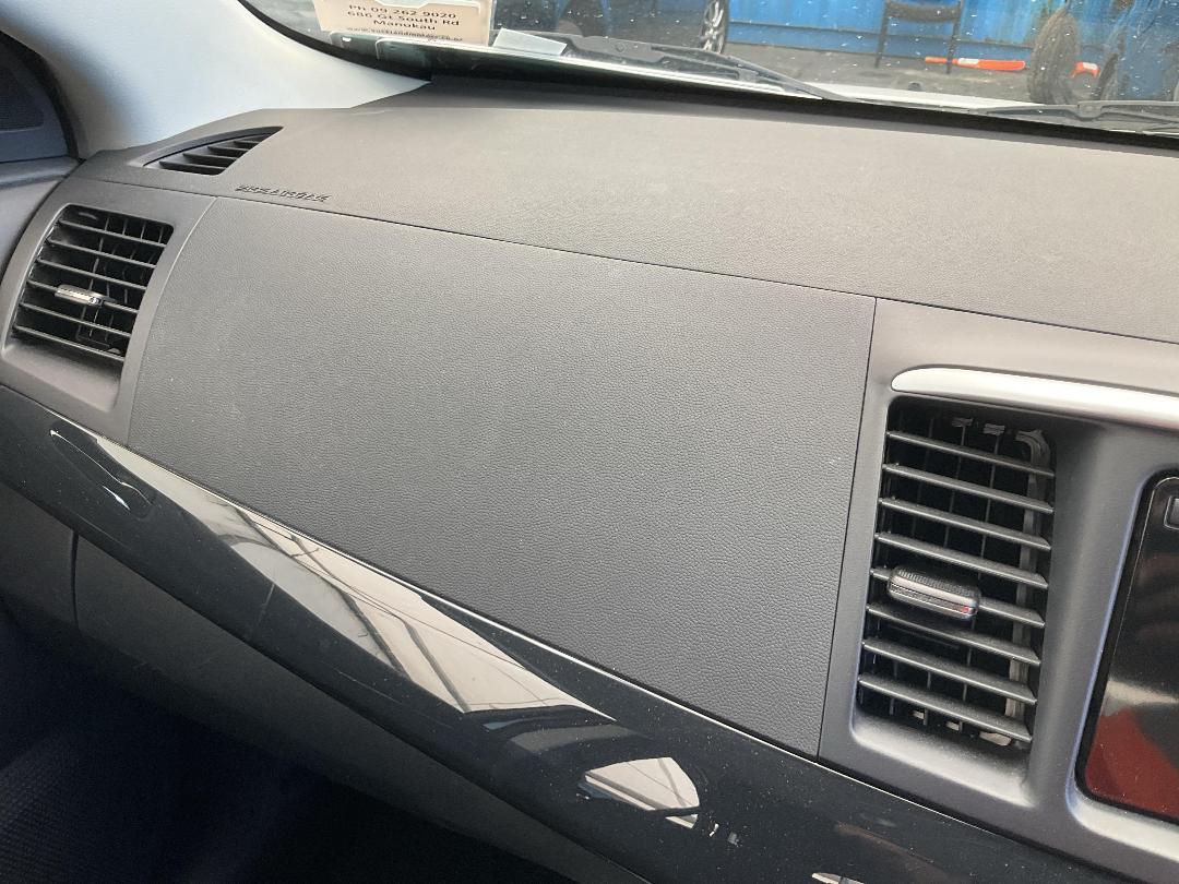 Photo '22' of Mitsubishi Lancer LS Photo '22' of Mitsubishi Lancer LS