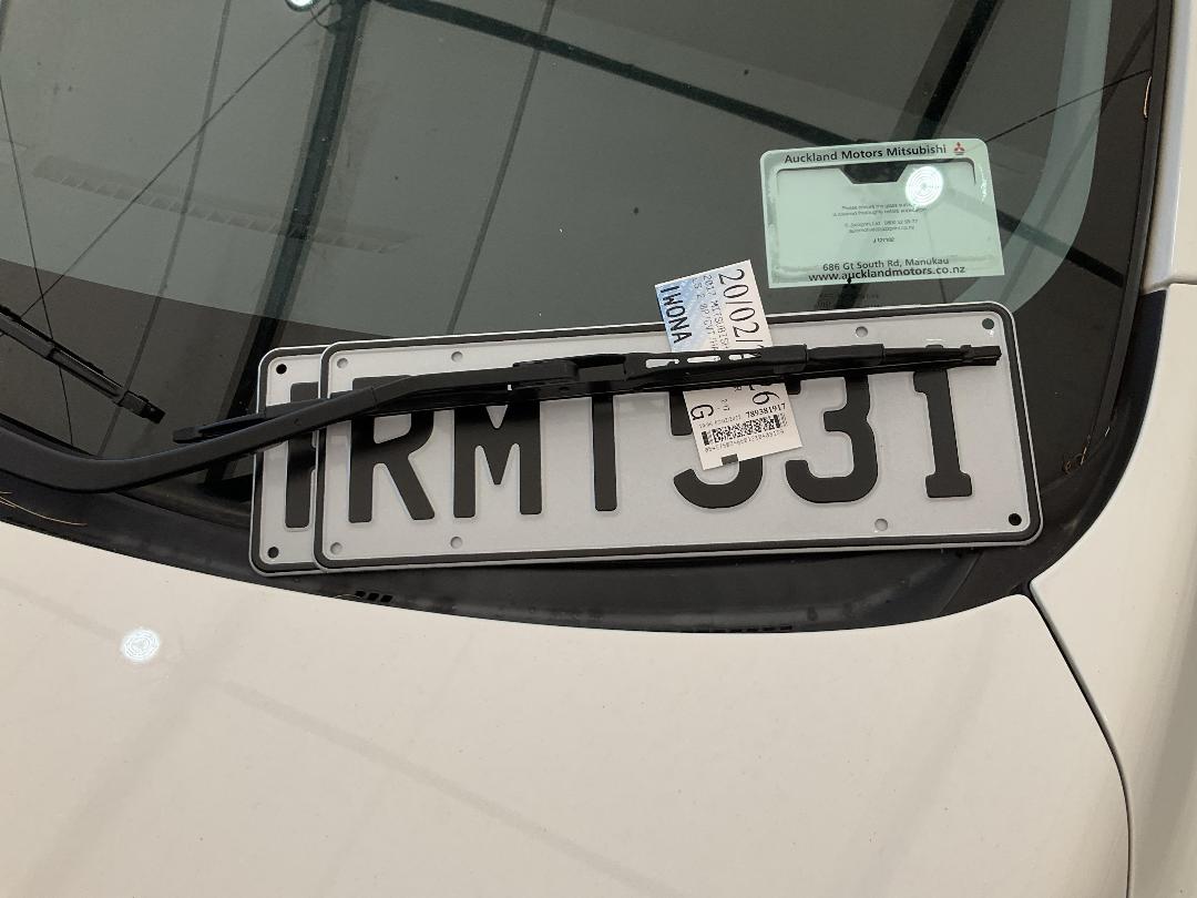 Photo '25' of Mitsubishi Lancer LS Photo '25' of Mitsubishi Lancer LS