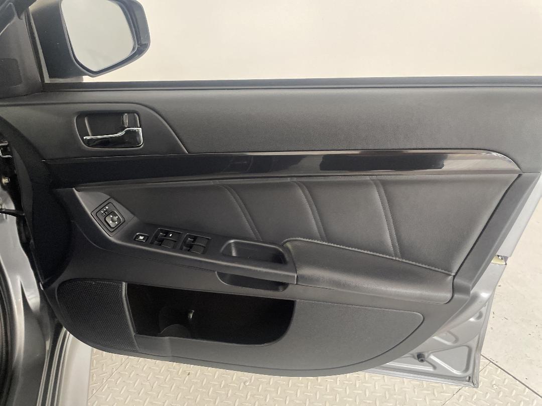 Photo '15' of Mitsubishi Lancer