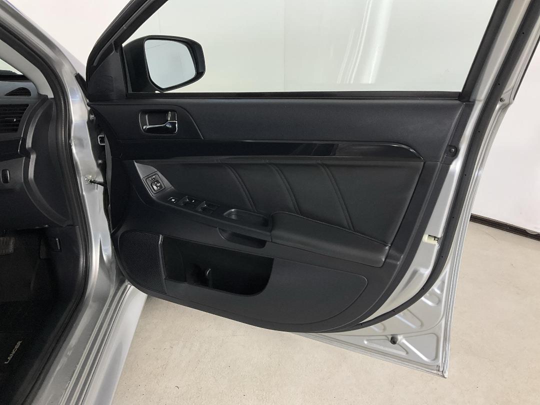 Photo '15' of Mitsubishi Lancer