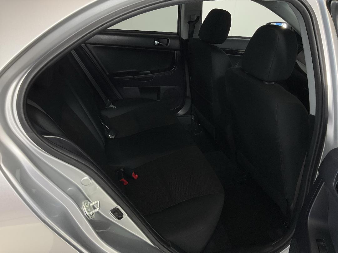 Photo '20' of Mitsubishi Lancer