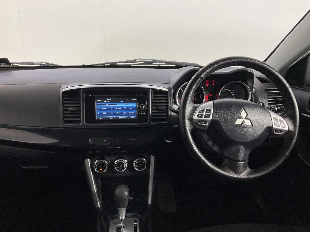 Photo '17' of Mitsubishi Lancer