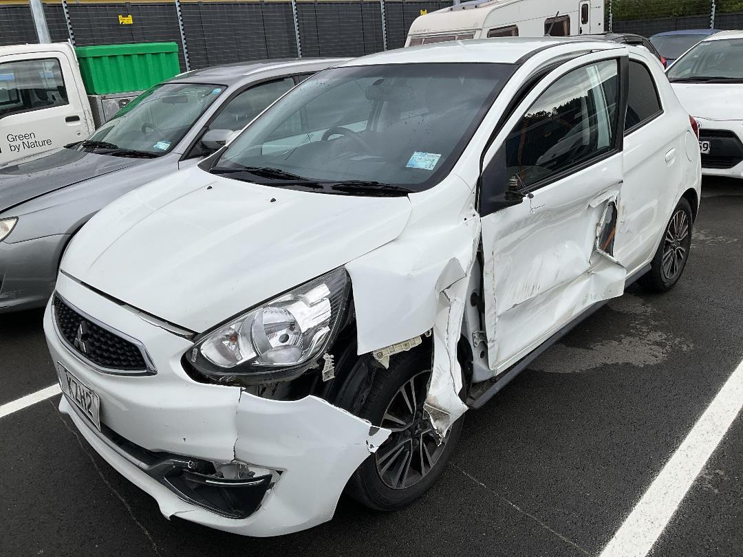 Photo '4' of Mitsubishi Mirage XLS