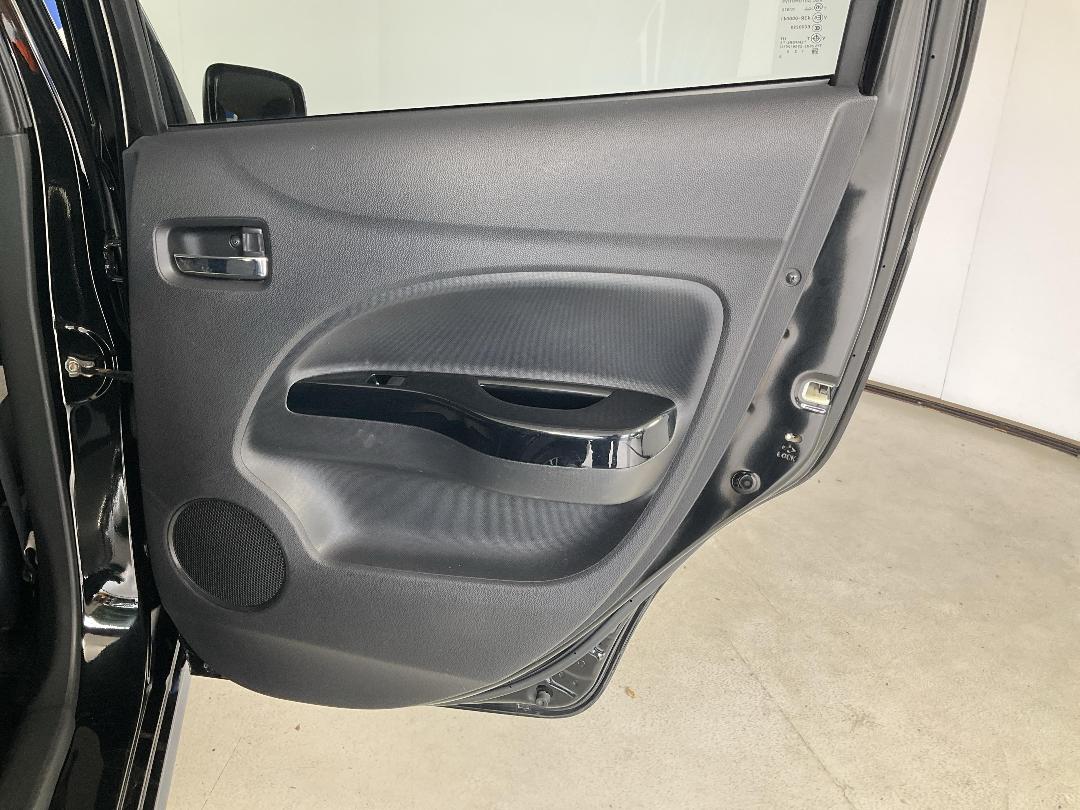 Photo '19' of Mitsubishi Mirage