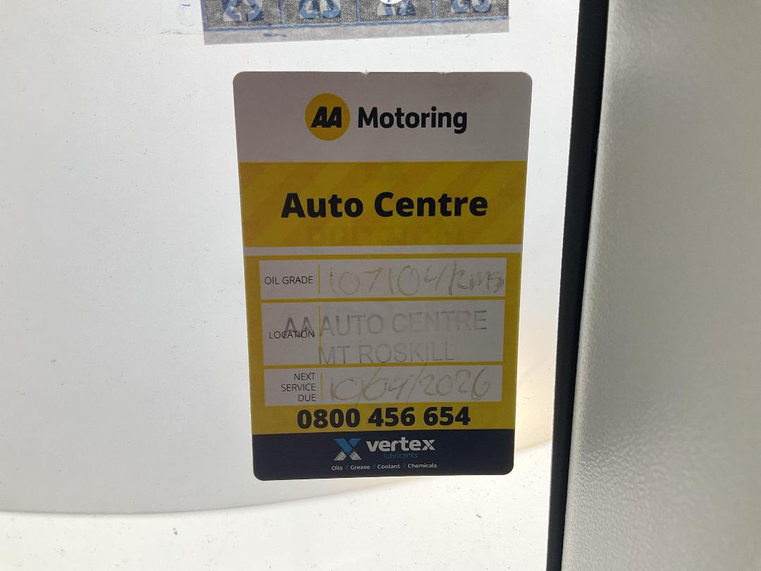 Photo '23' of Mitsubishi Mirage