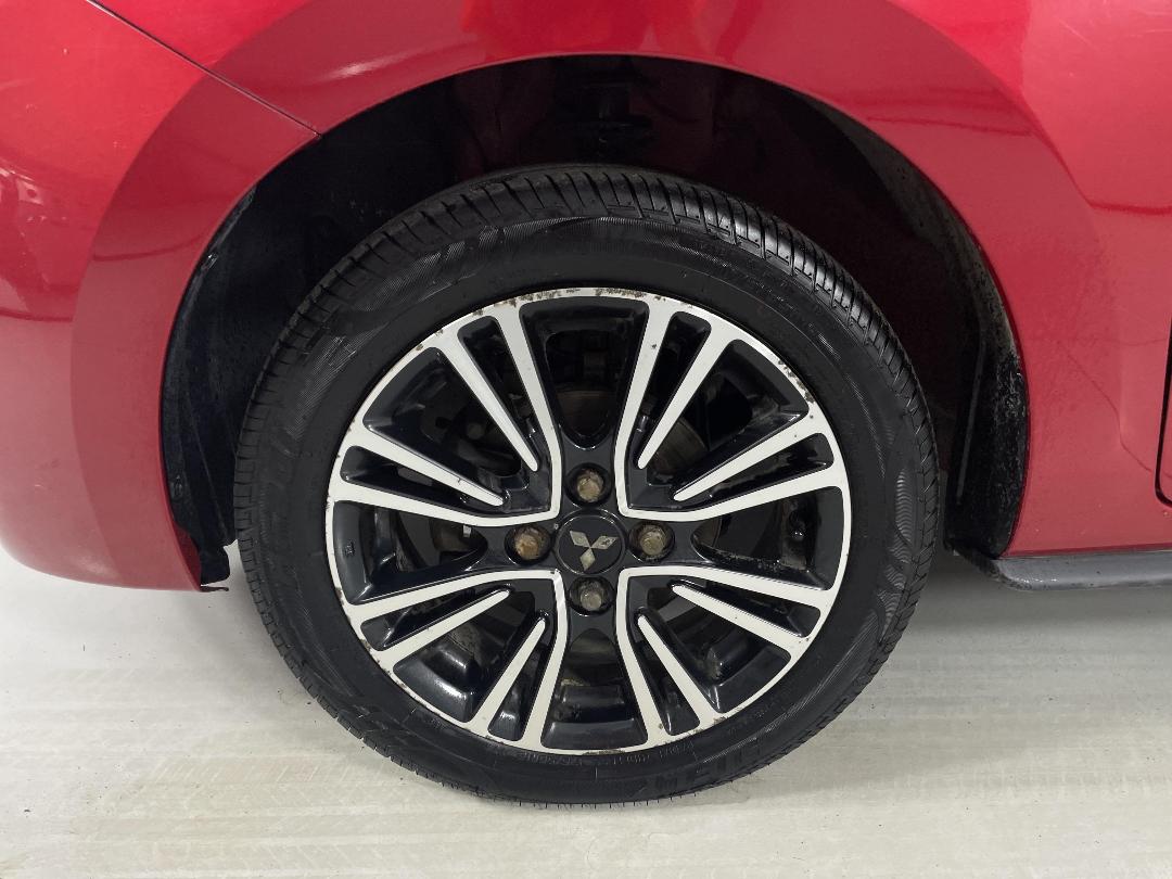 Photo '10' of Mitsubishi Mirage Photo '10' of Mitsubishi Mirage