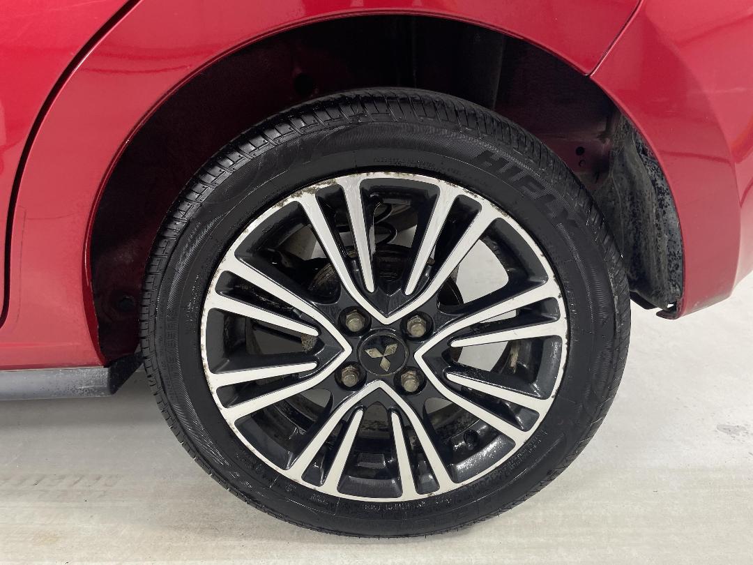 Photo '11' of Mitsubishi Mirage Photo '11' of Mitsubishi Mirage