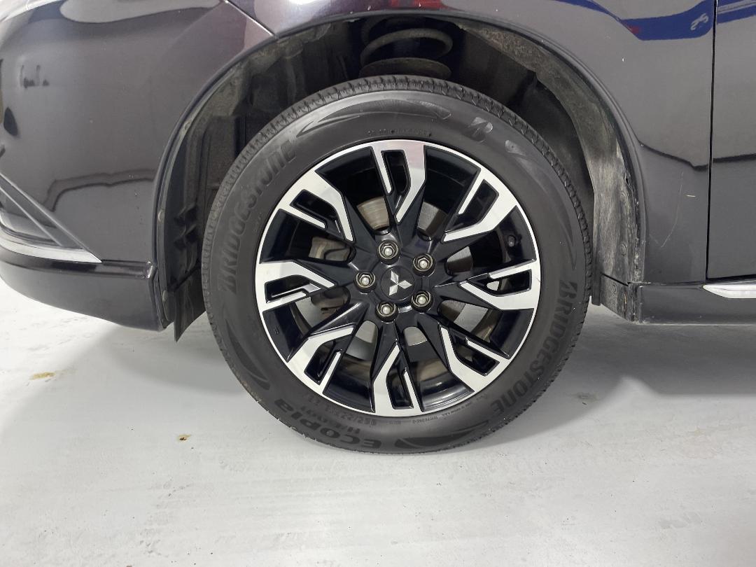 Photo '10' of Mitsubishi Outlander