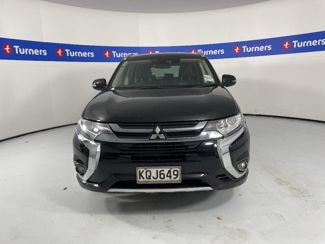 Photo '2' of Mitsubishi Outlander