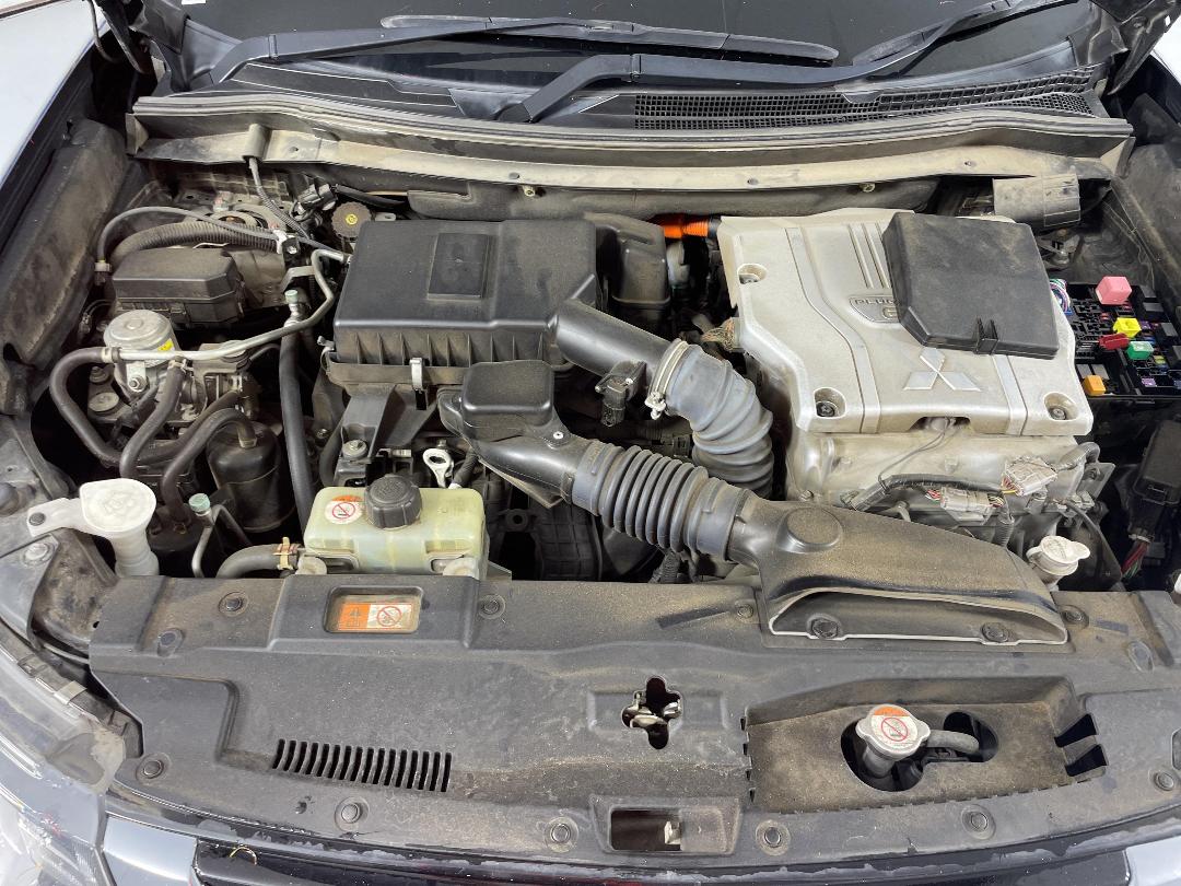 Photo '13' of Mitsubishi Outlander