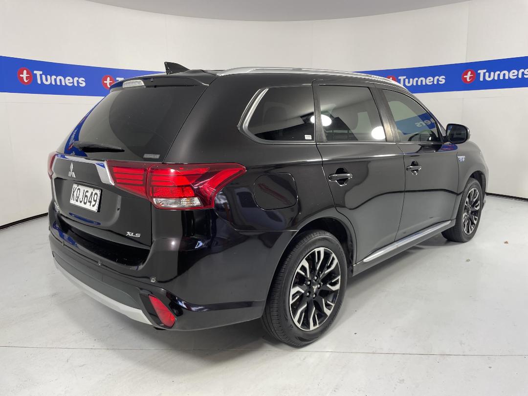 Photo '7' of Mitsubishi Outlander