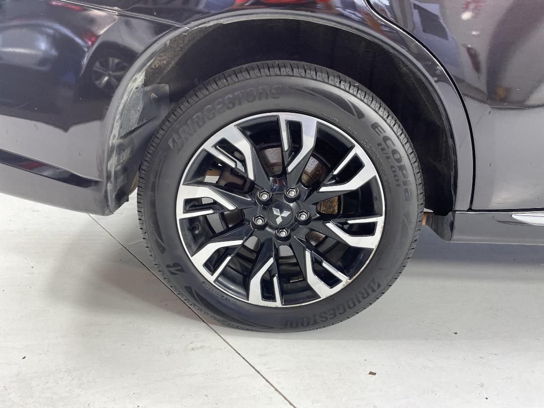 Photo '12' of Mitsubishi Outlander