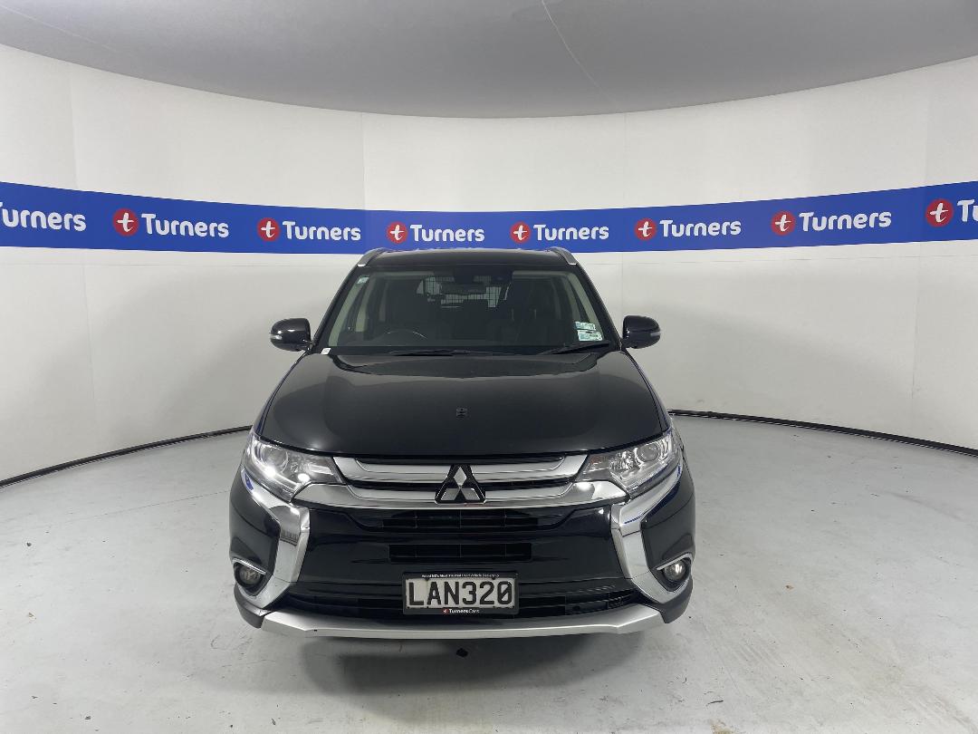 Photo '2' of Mitsubishi Outlander