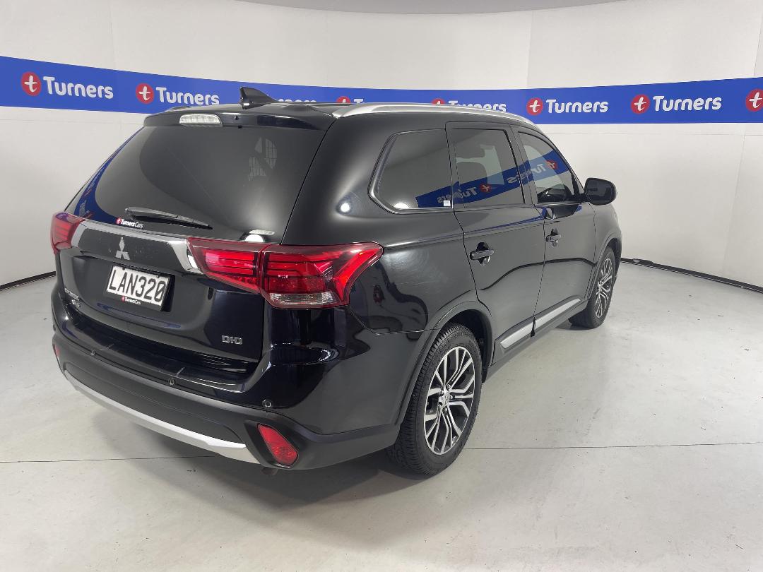 Photo '7' of Mitsubishi Outlander