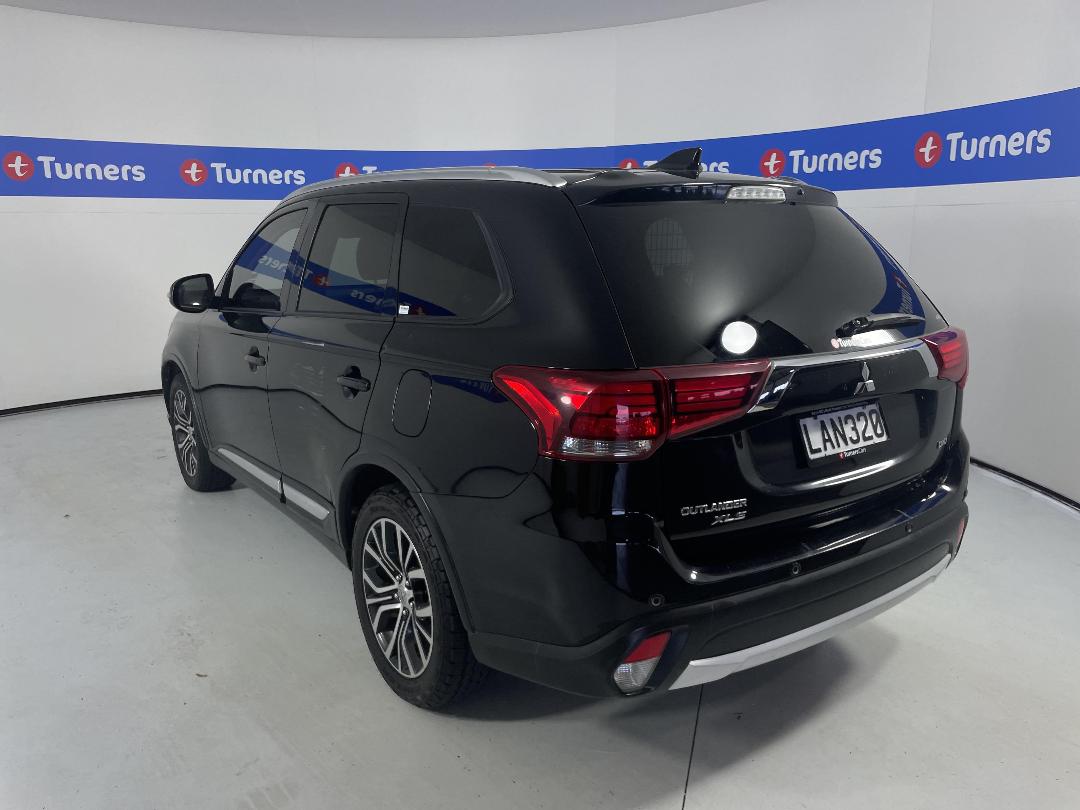 Photo '5' of Mitsubishi Outlander