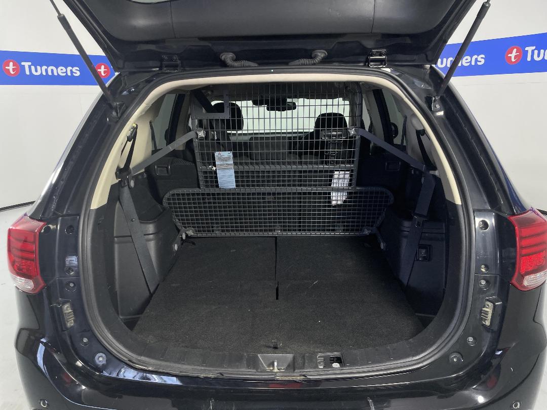 Photo '14' of Mitsubishi Outlander