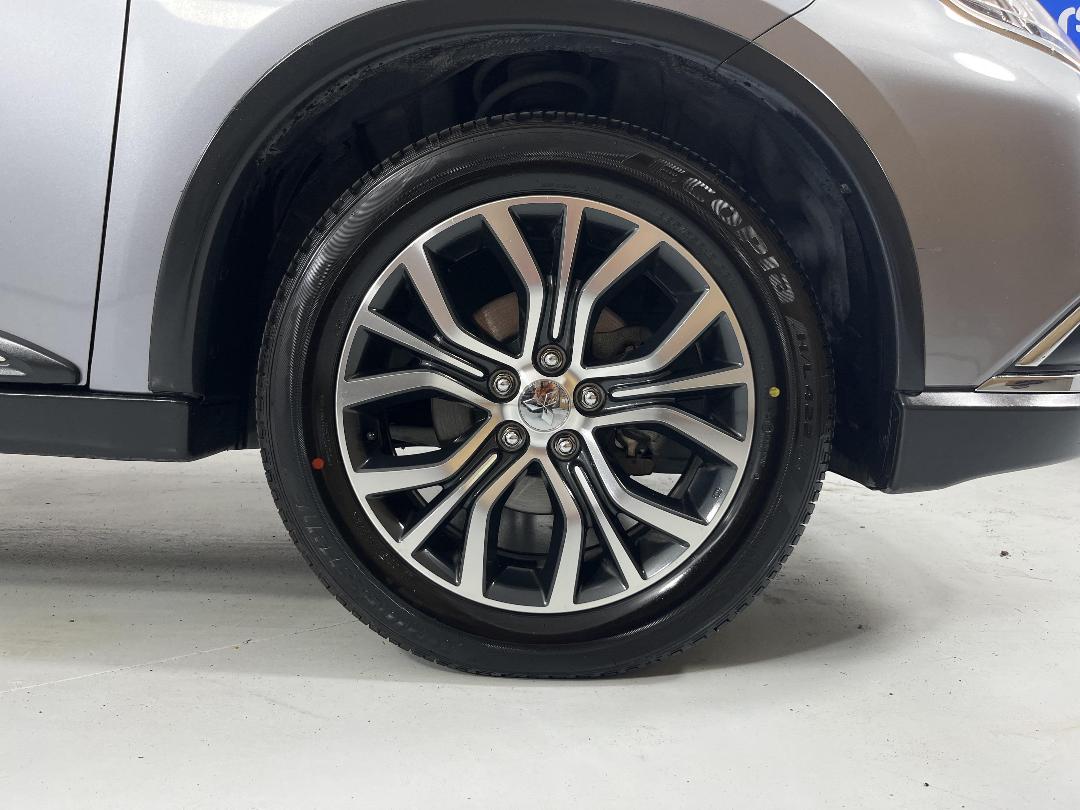 Photo '9' of Mitsubishi Outlander Photo '9' of Mitsubishi Outlander