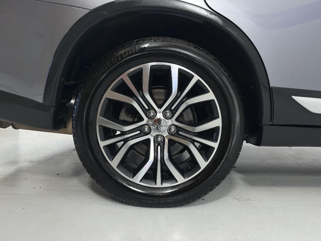 Photo '12' of Mitsubishi Outlander Photo '12' of Mitsubishi Outlander