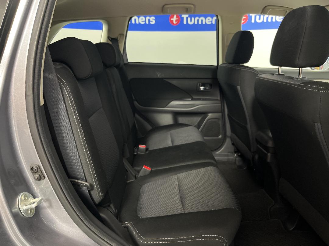 Photo '20' of Mitsubishi Outlander Photo '20' of Mitsubishi Outlander