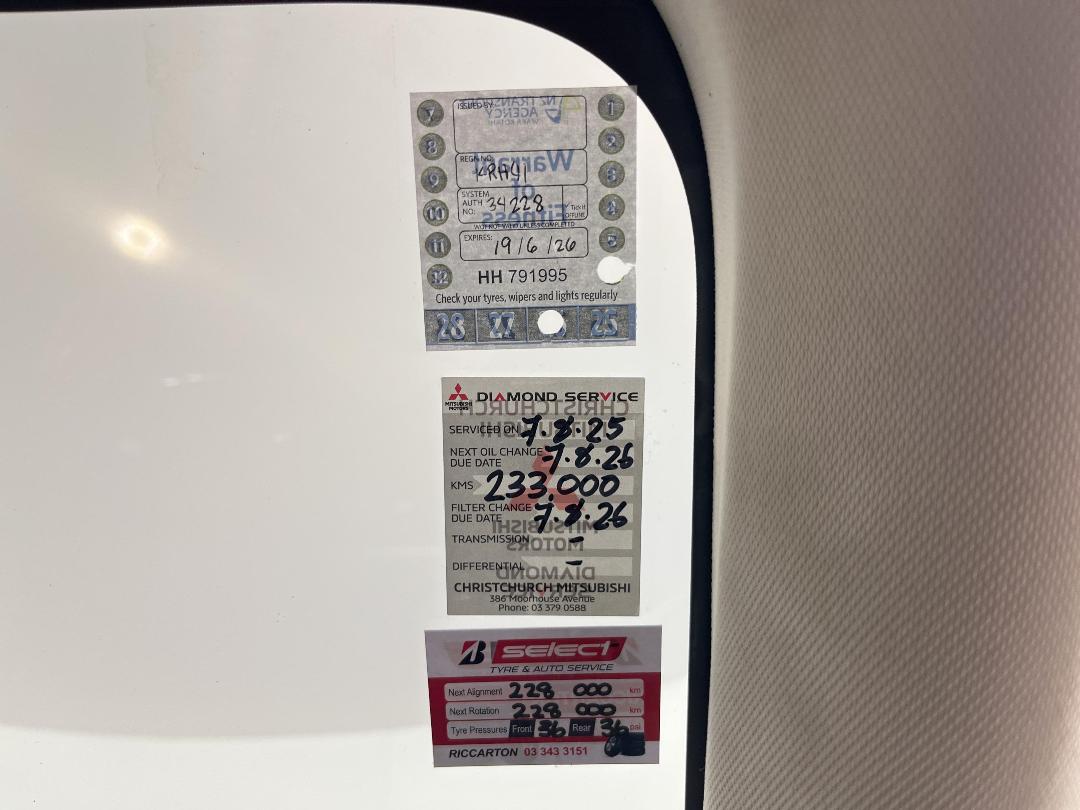 Photo '33' of Mitsubishi Outlander Photo '33' of Mitsubishi Outlander