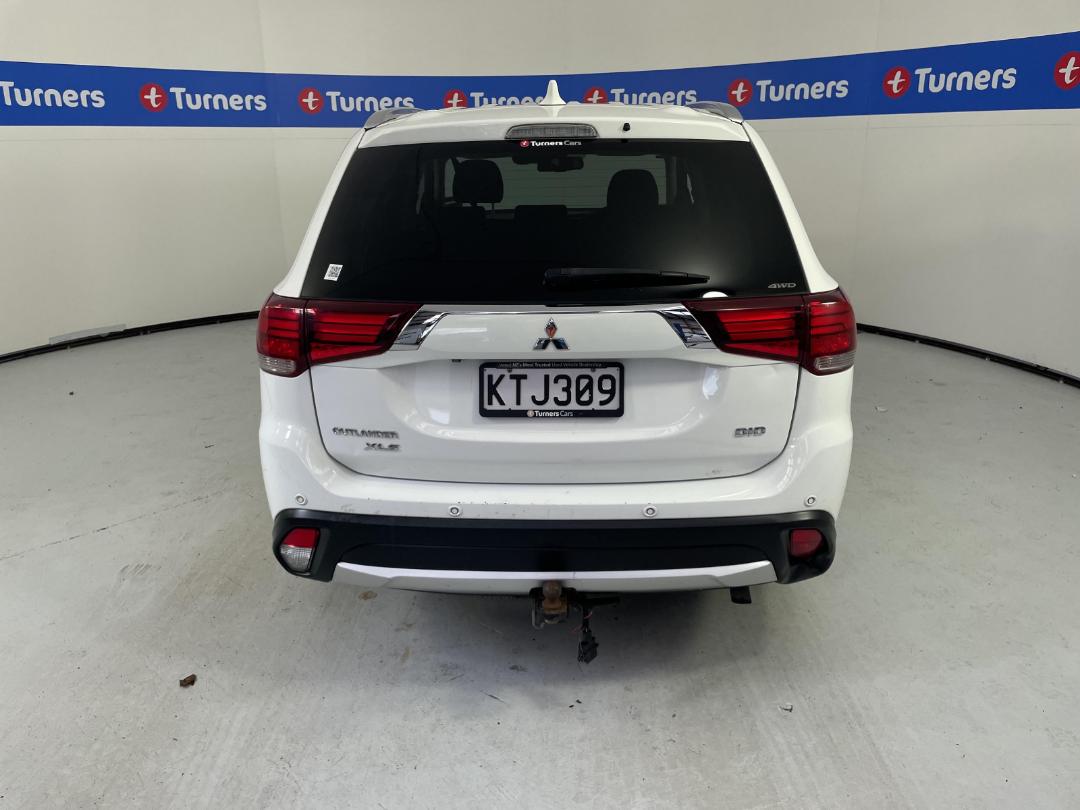 Photo '6' of Mitsubishi Outlander