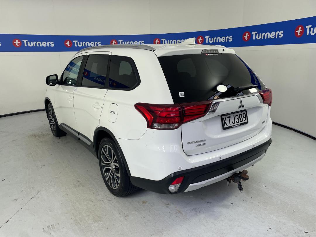Photo '5' of Mitsubishi Outlander