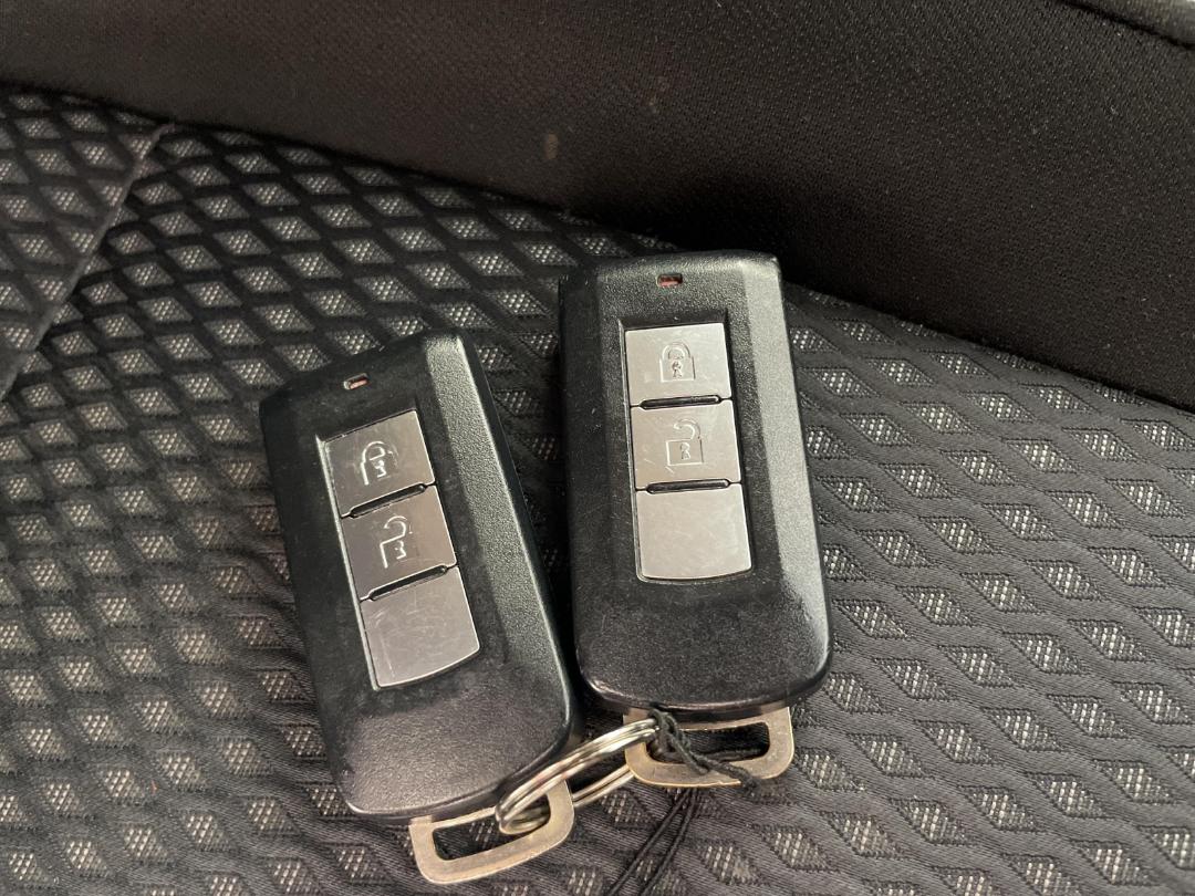 Photo '22' of Mitsubishi Outlander