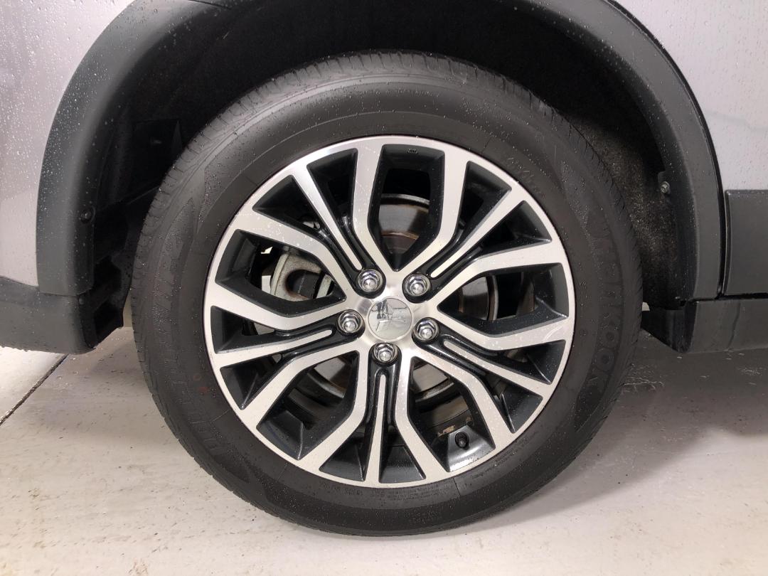 Photo '10' of Mitsubishi Outlander VRX Photo '10' of Mitsubishi Outlander VRX