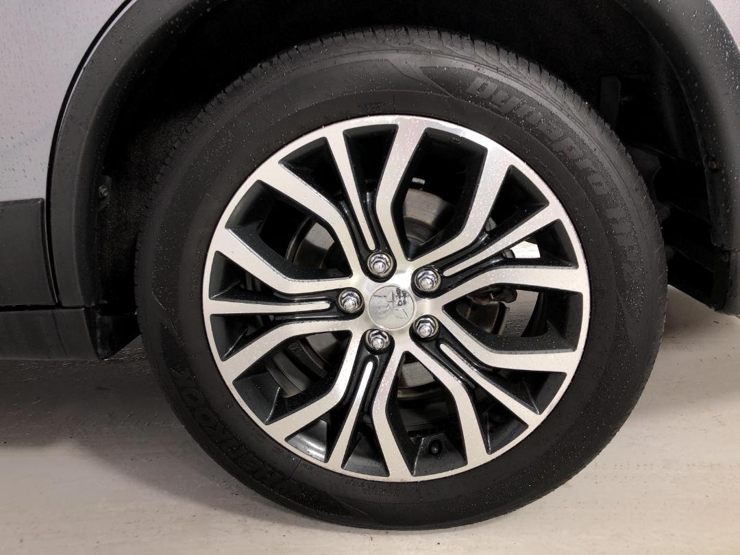 Photo '9' of Mitsubishi Outlander VRX Photo '9' of Mitsubishi Outlander VRX