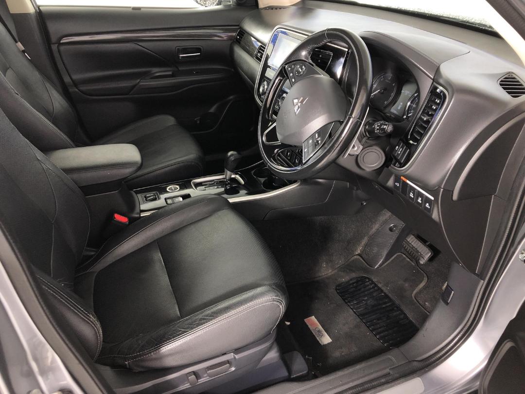 Photo '14' of Mitsubishi Outlander VRX Photo '14' of Mitsubishi Outlander VRX