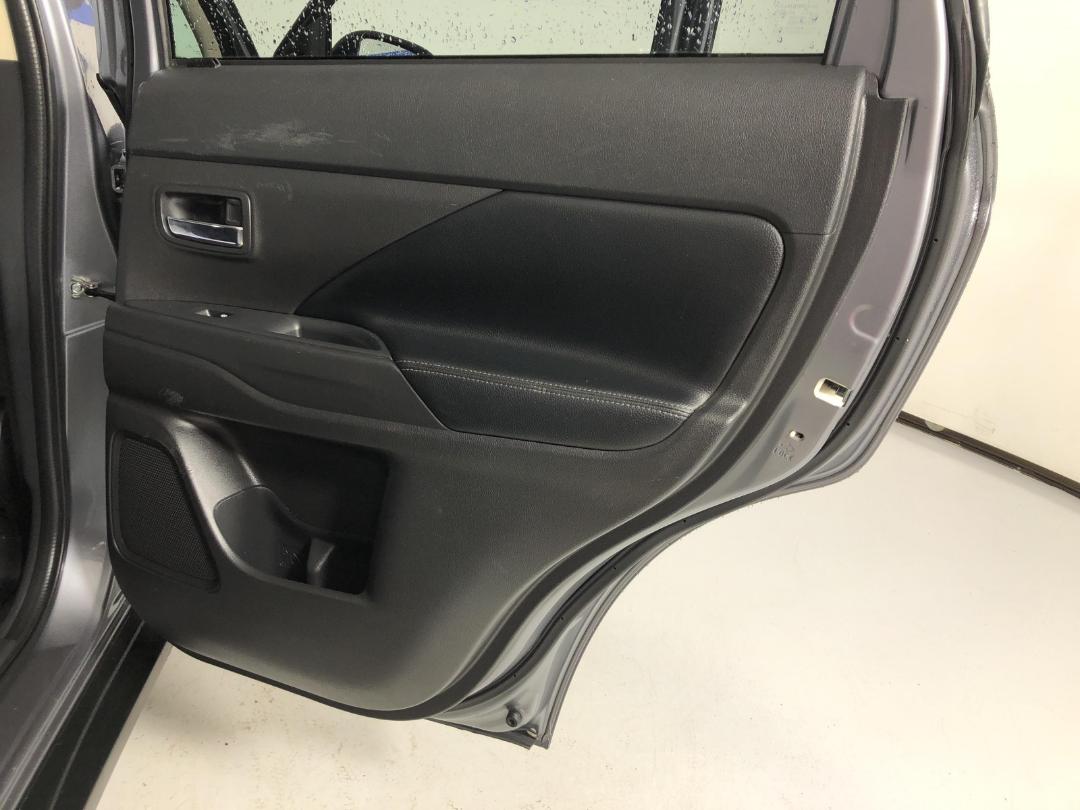 Photo '17' of Mitsubishi Outlander VRX Photo '17' of Mitsubishi Outlander VRX