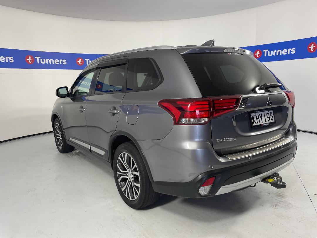 Photo '5' of Mitsubishi Outlander
