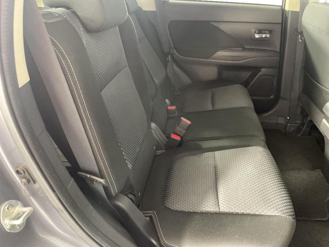 Photo '20' of Mitsubishi Outlander