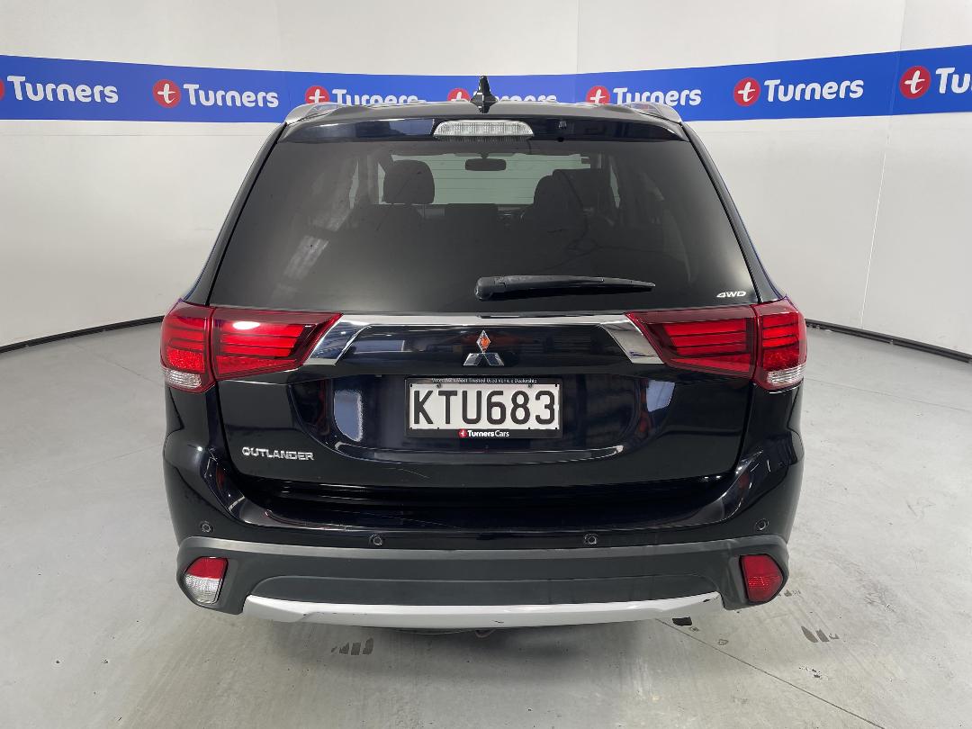 Photo '6' of Mitsubishi Outlander