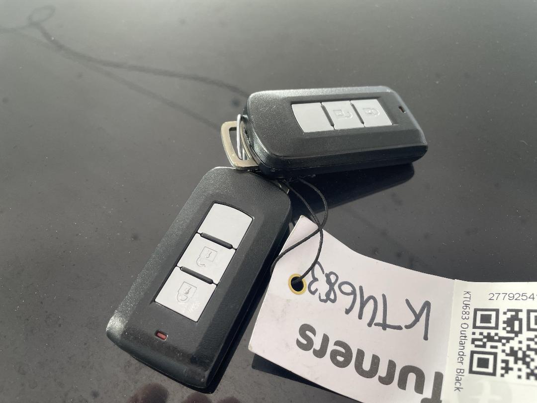 Photo '22' of Mitsubishi Outlander