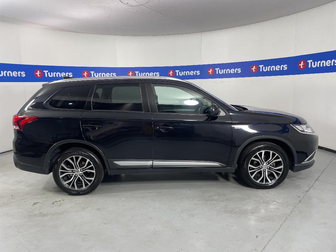 Photo '24' of Mitsubishi Outlander