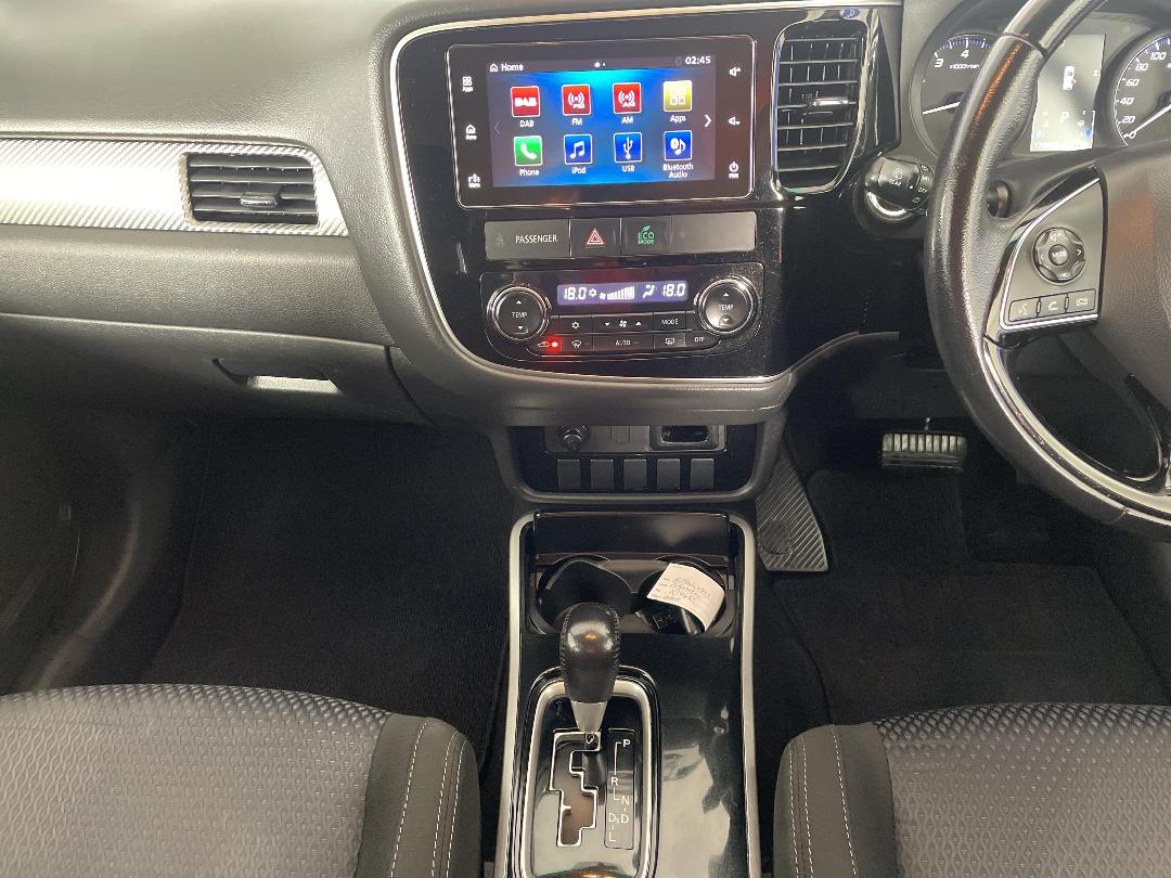 Photo '18' of Mitsubishi Outlander