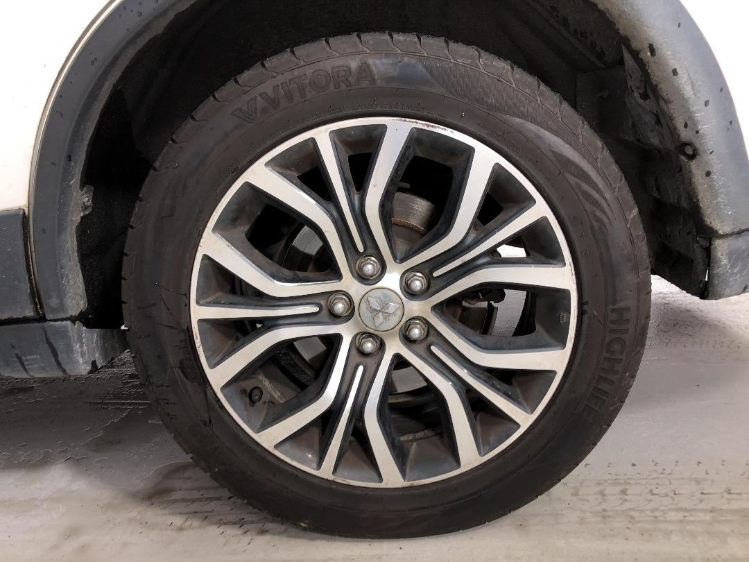 Photo '11' of Mitsubishi Outlander VRX