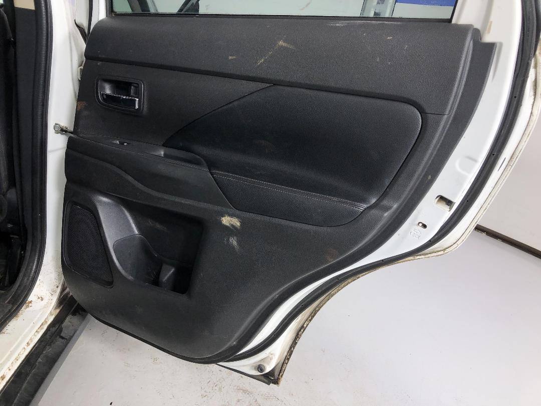 Photo '17' of Mitsubishi Outlander VRX